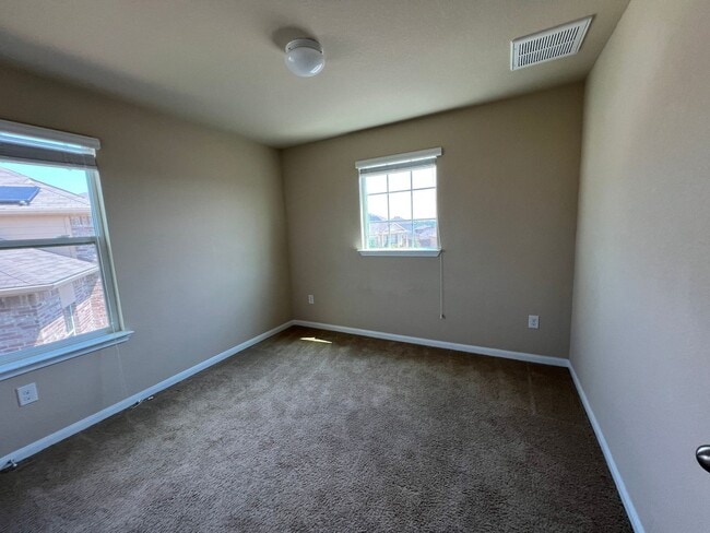 Building Photo - Perfect 3/2.5 - Tall Ceilings and in Immac...
