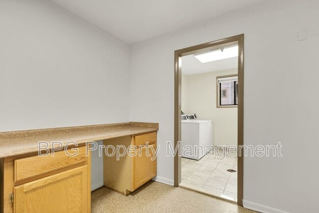 Building Photo - 139 Green St