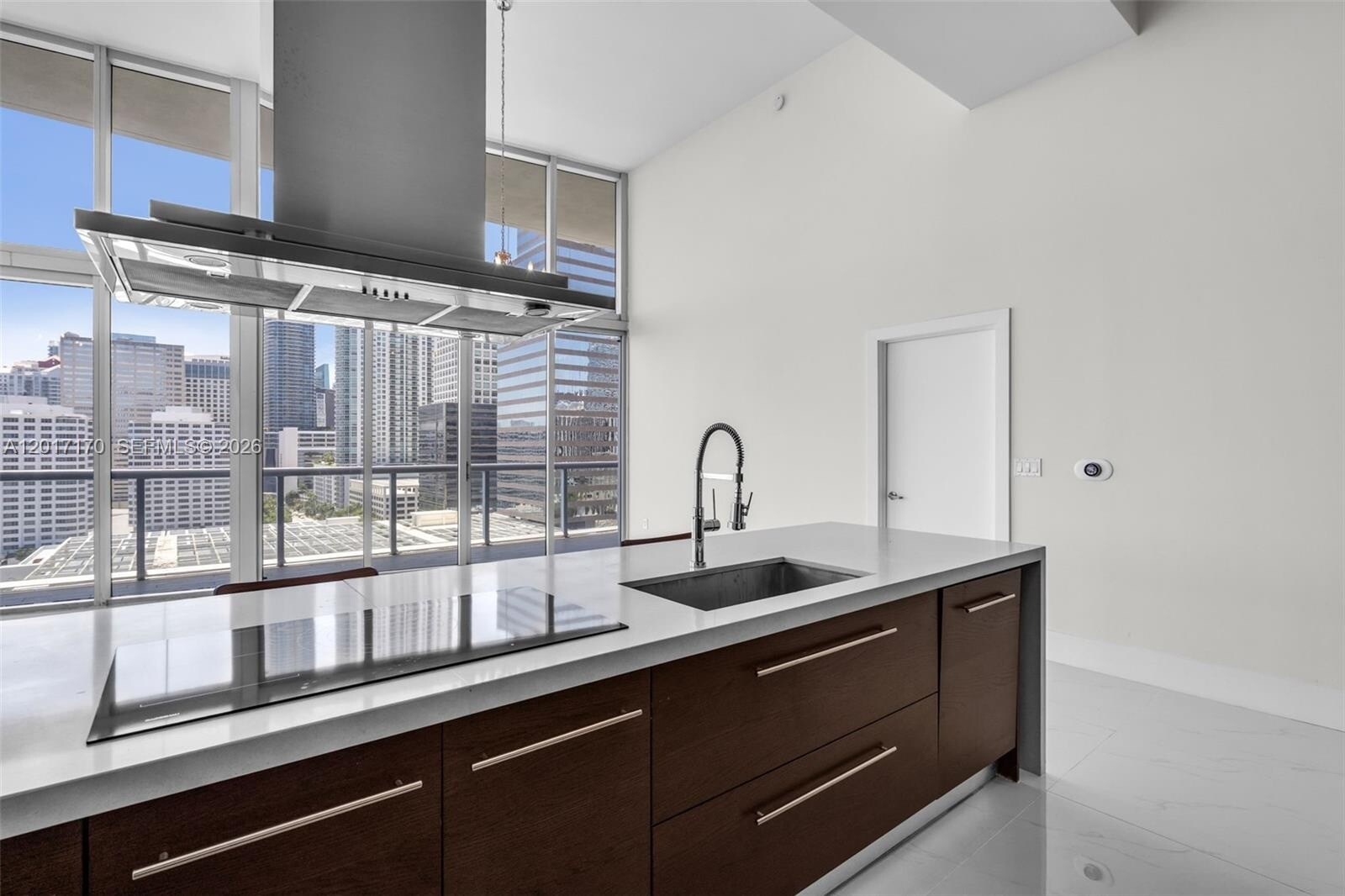 Building Photo - 495 Brickell Ave