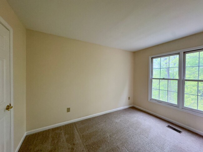 Building Photo - Charming 4 Bedroom/3.5 Bathroom Townhome in Cedarwood Estates, Pikesville, MD!