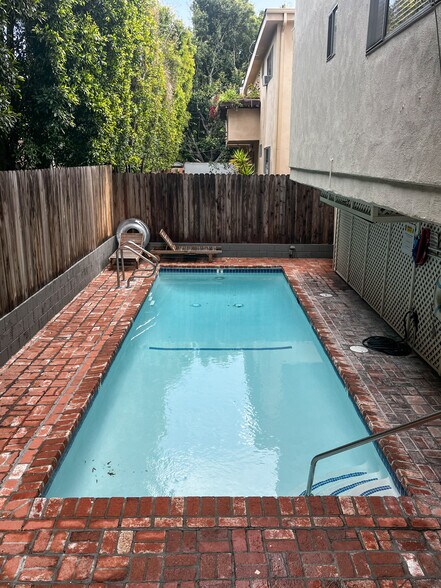 Building Photo - 700 Westmount Dr