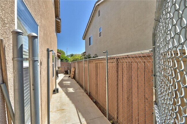 Building Photo - 23126 Teil Glen Rd