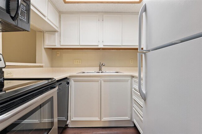 Building Photo - 3506 Speedway