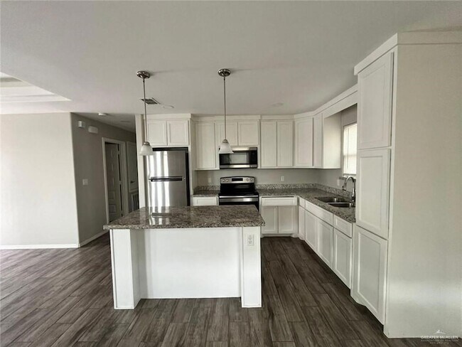 Building Photo - 1413 Alta Vista Dr