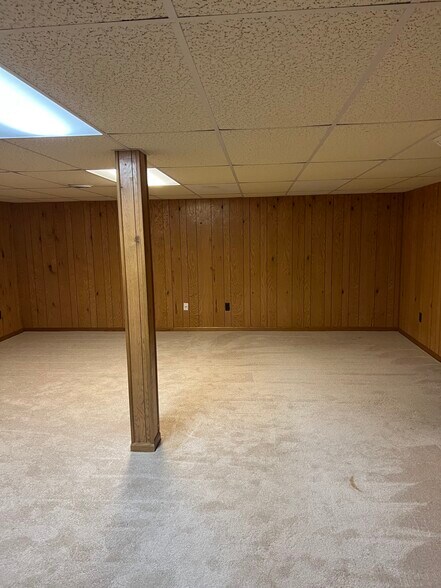 Building Photo - 39930 Crosswinds Rd