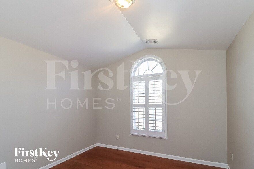 Building Photo - 273 Ryan Tr