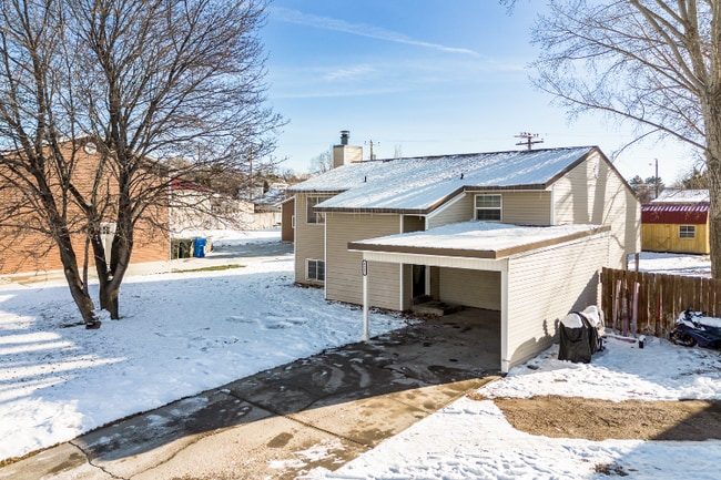 Building Photo - 1965 Butte St