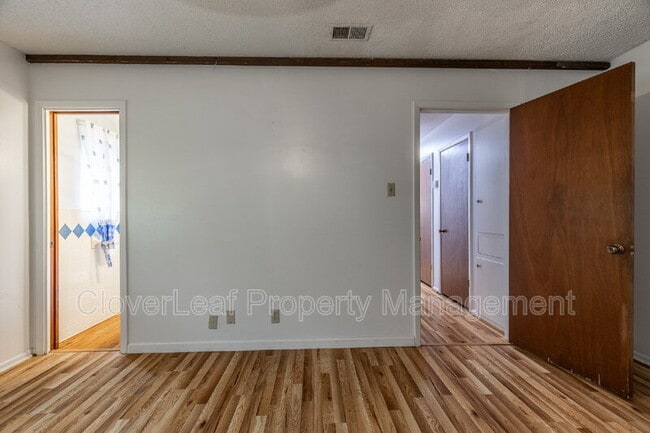 Building Photo - 3503 Clearfield Dr