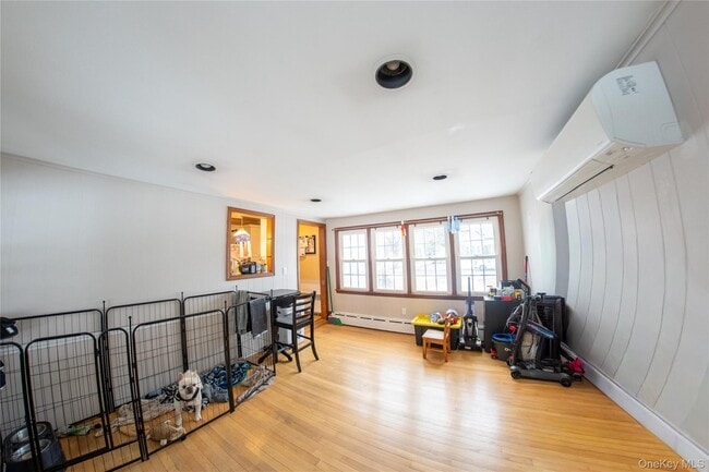 Building Photo - 2454 Columbus Ave