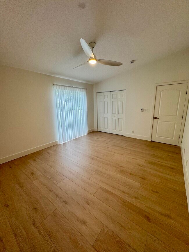 Building Photo - 64 Paxford Ln