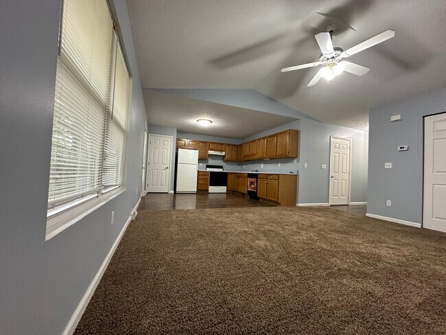 Primary Photo - 505 Harriet Ct