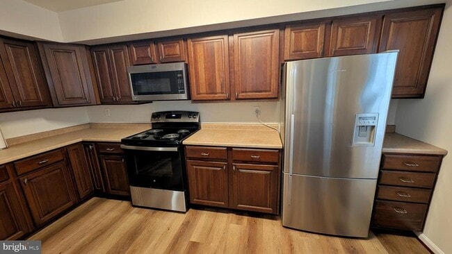 Building Photo - 33 Badger Gate Ct