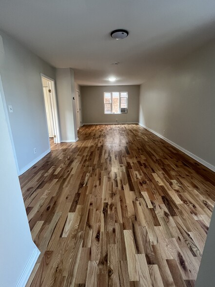 Building Photo - 2643 W Armitage Ave