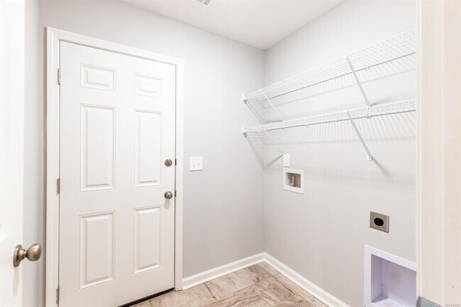 Building Photo - 7119 Birch Creek Trail