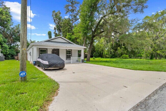 Building Photo - Charming 3BR 2BA near downtown Ocala!