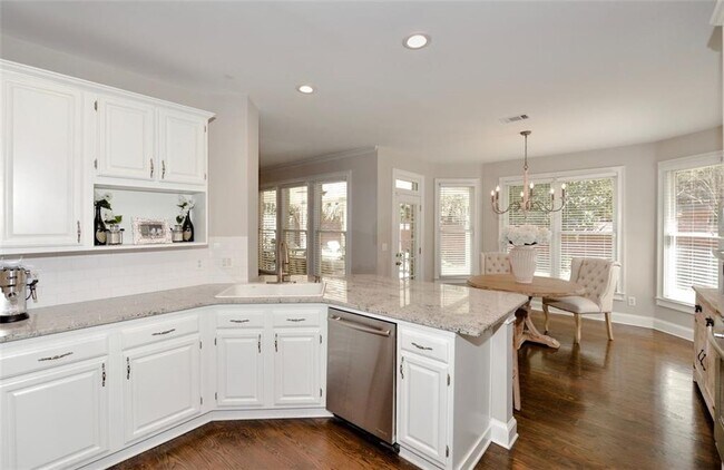 Building Photo - 310 Windsor Gate Cove NE