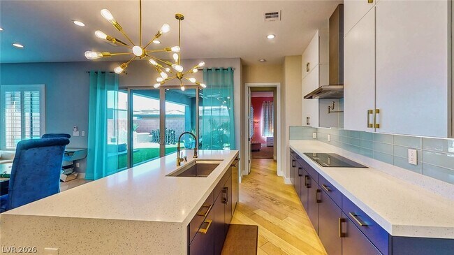 Building Photo - 6714 Desert Crimson St