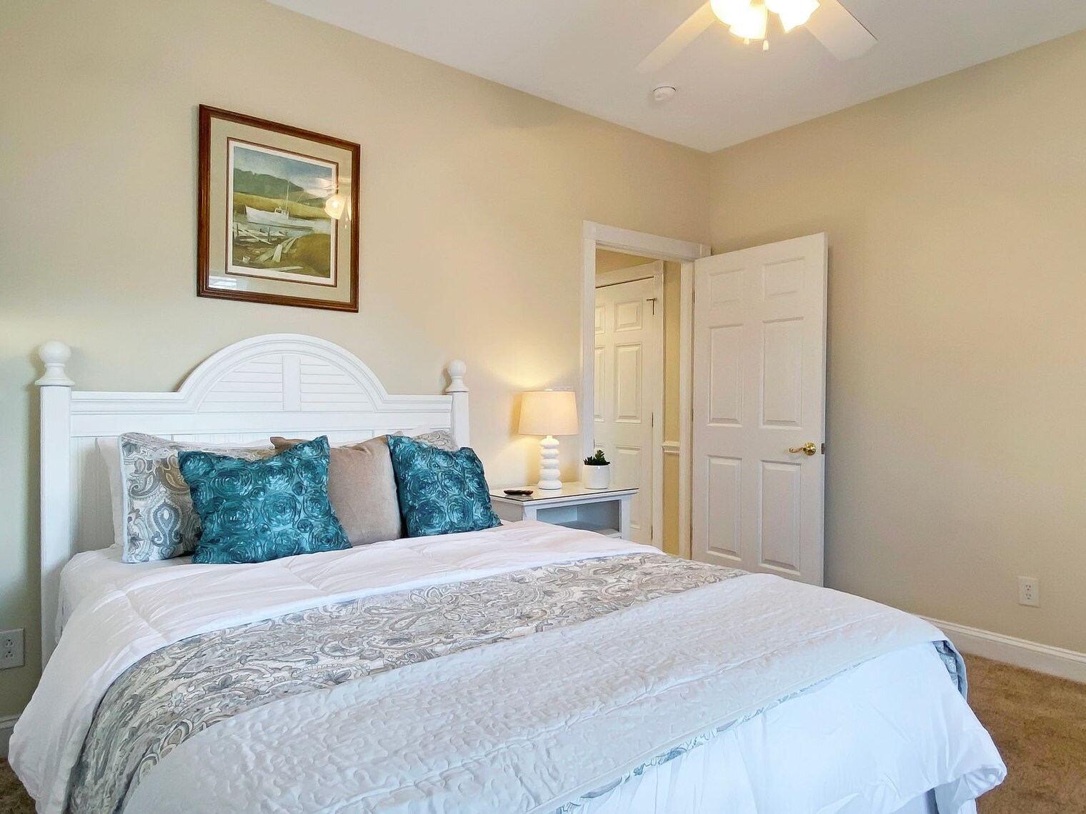 Building Photo - 4880 Dahlia Ct