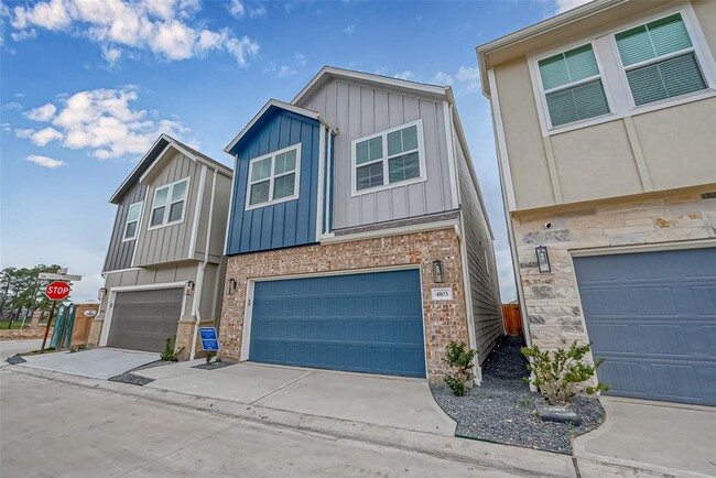 Building Photo - 4103 Split Ivy Dr