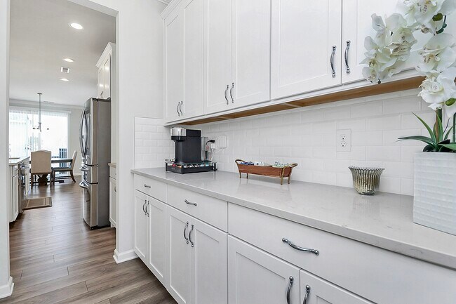 Building Photo - 17022 Carolina Pine Row