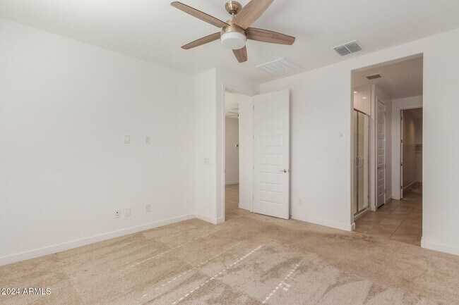 Building Photo - 8911 W Solano Dr