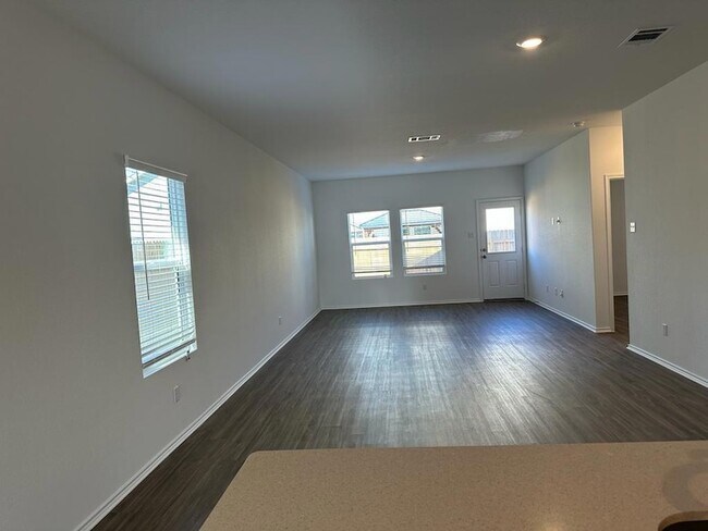 Building Photo - 239 Mica Trl