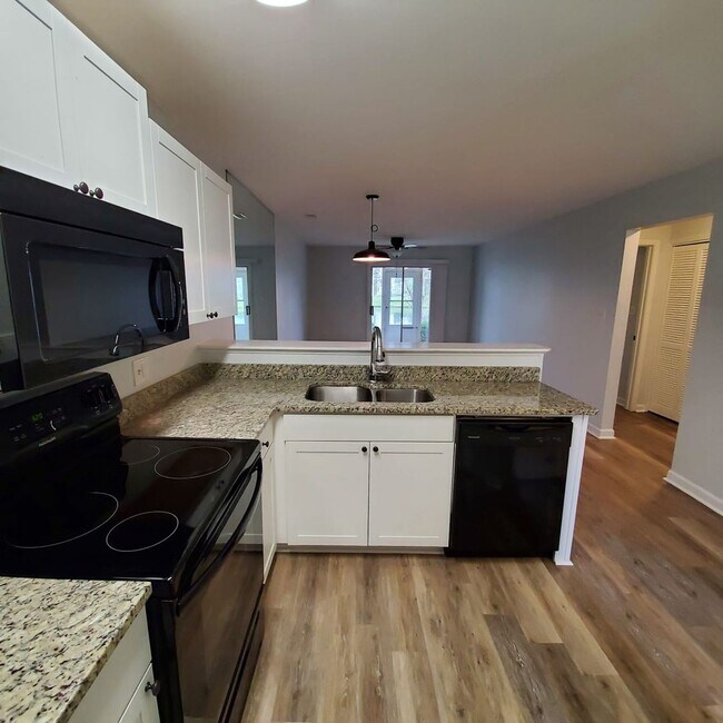 Building Photo - Claypond Village