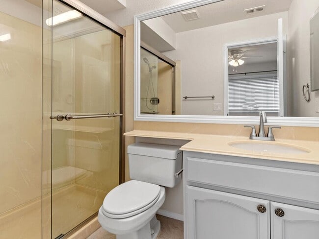 Building Photo - Desireable resort-lifestyle complex in the heart of La Costa!