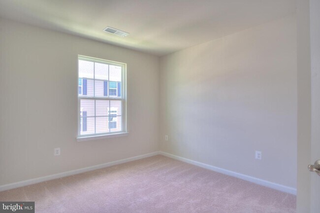 Building Photo - 2506 EMBER Ln