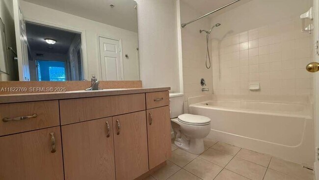 Building Photo - 533 NE 3rd Ave