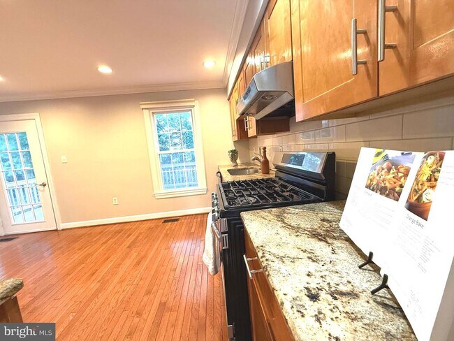 Building Photo - 4235 Sleepy Lake Dr