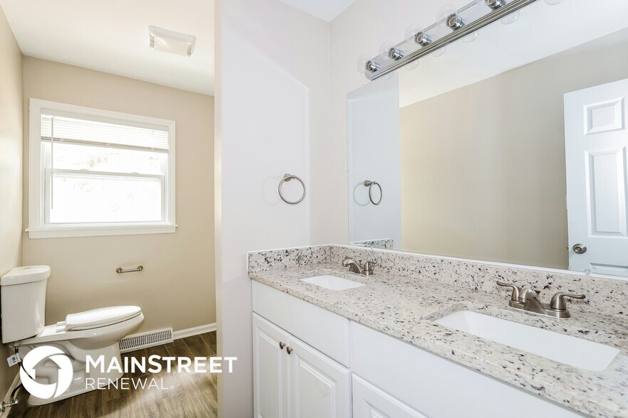 Building Photo - 3015 Daisy Ct