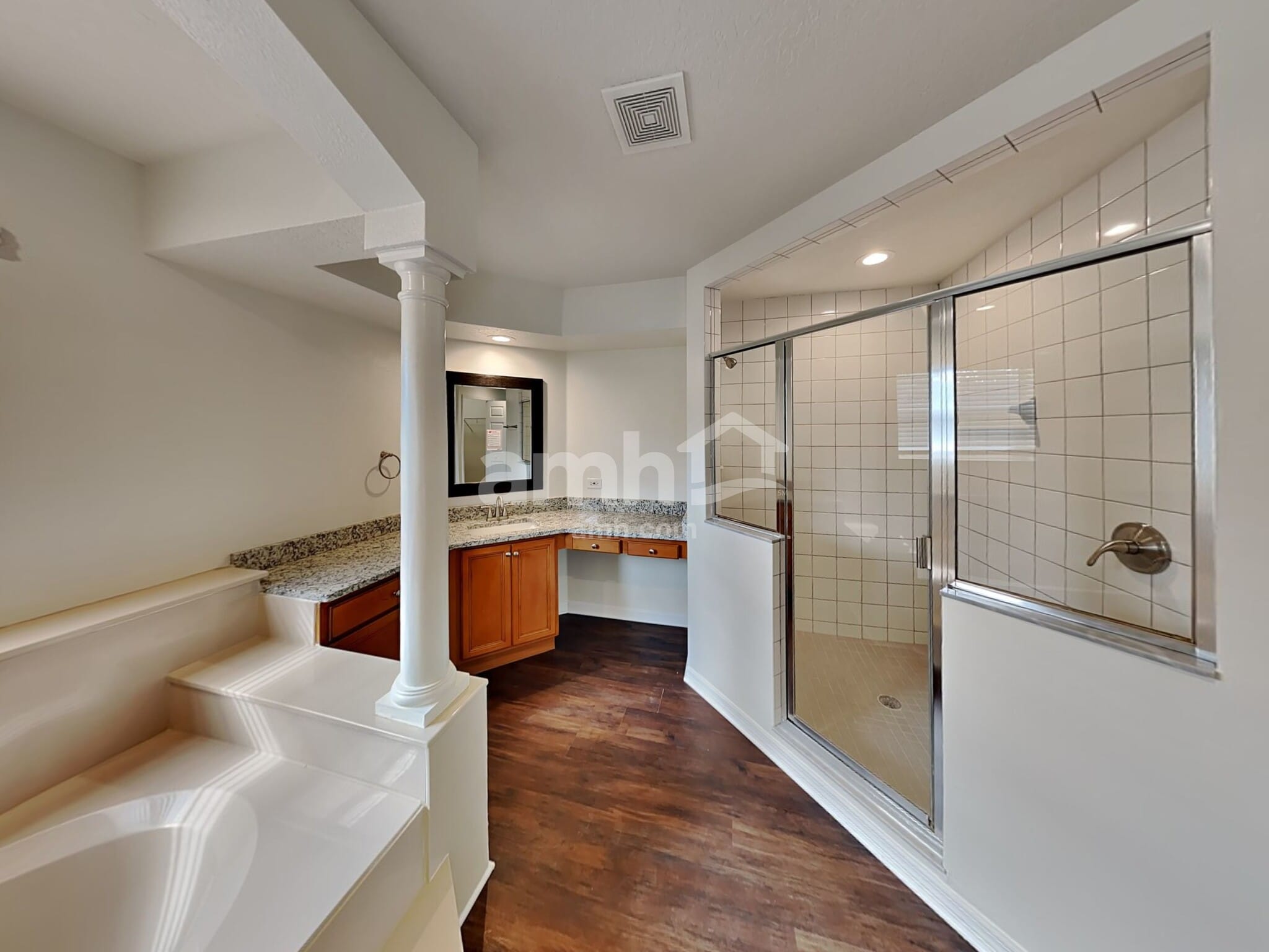 Building Photo - 2300 Treetop Ln