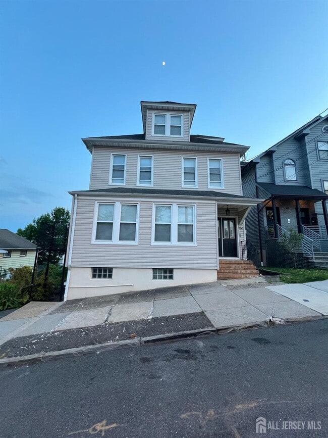 Building Photo - 160 Silver Ave