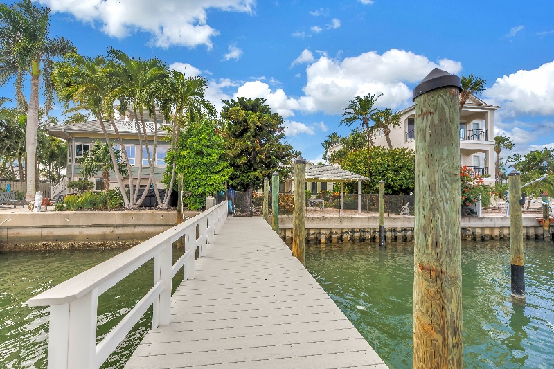 Building Photo - 2605 Pass a Grille Way