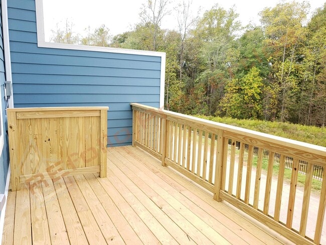 Building Photo - Beautiful Luxury 3 Story 3 Bedroom Townhome with 1st Floor Guest Suite, Attached 2 Car Garage, Co...