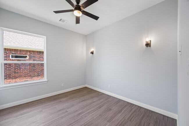 Building Photo - 12587 St Ann Ct