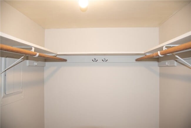 Building Photo - 1902 Woodsman Dr