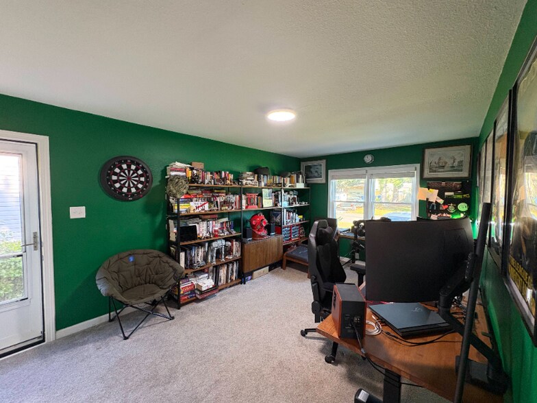 Building Photo - 5313 Sir Barton Dr