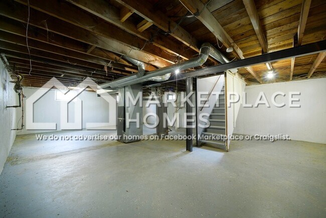 Building Photo - 312 Banff Cir