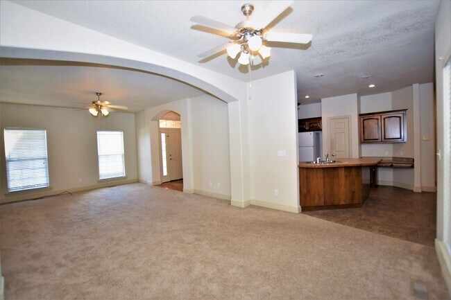 Building Photo - 1008 Southgate Circle