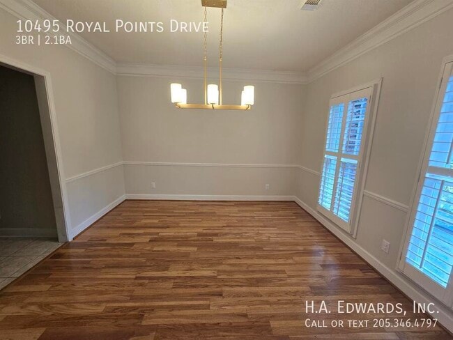 Building Photo - 10495 Royal Points Dr