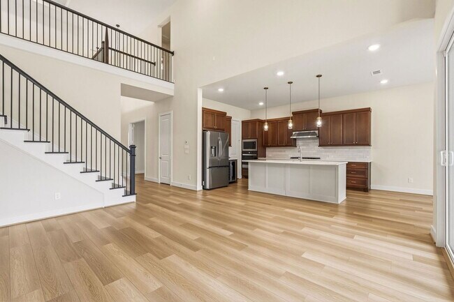 Building Photo - 4615 Bridgewood Dr