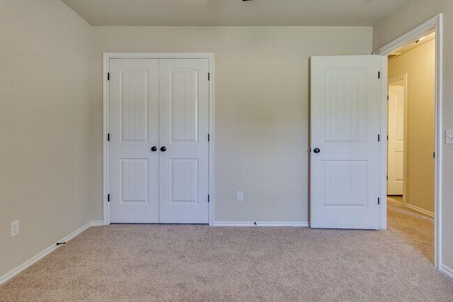 Building Photo - 804 Stag Trail