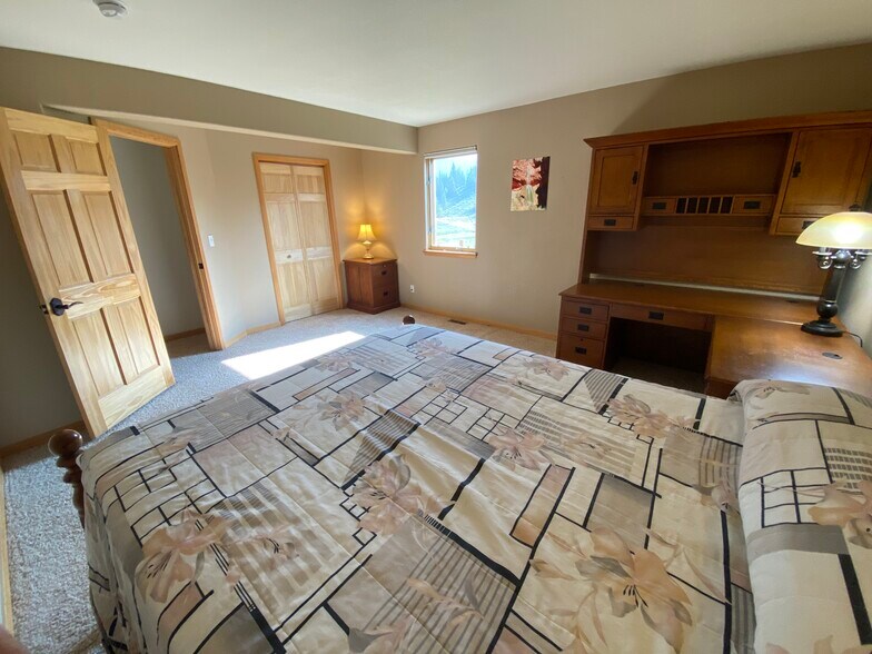 Grand Canyon BedRoom - 588 Lake View Cir W