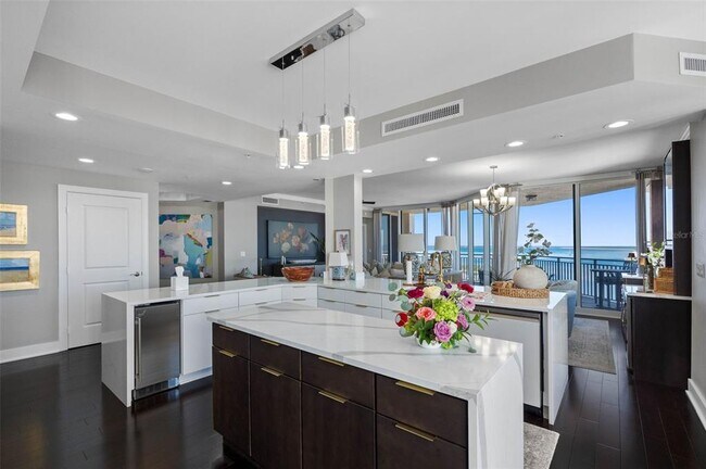 Building Photo - 5823 Bowen Daniel Dr