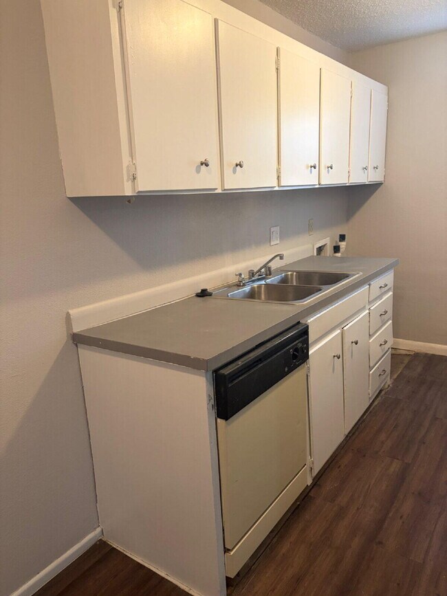 Building Photo - 3211 35th St