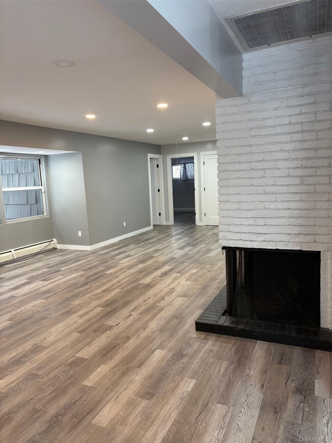 Building Photo - 405 I U Willets Rd