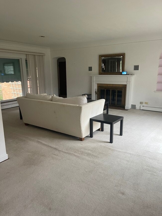 Building Photo - 12713 S 80th Ave