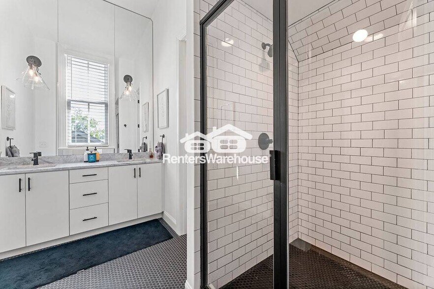 Building Photo - 679 Arcos Way SE